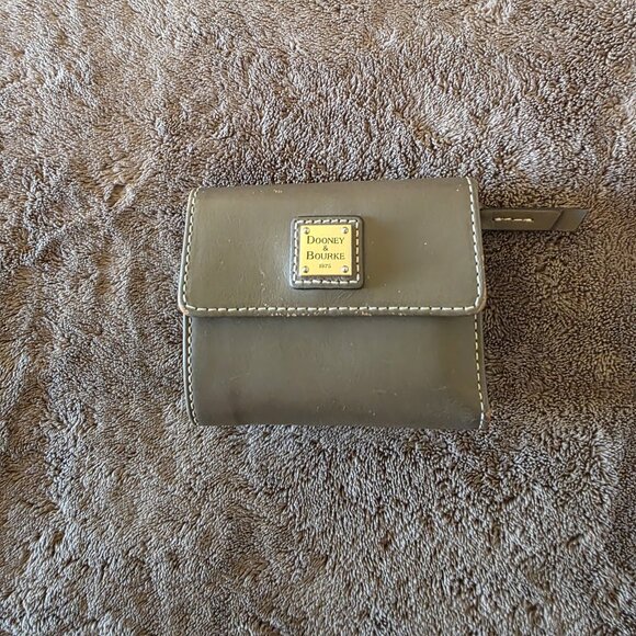 Dooney & Bourke Smooth Leather Small Flap Wallet Taupe Trifold Logo Plate Zip - Picture 12 of 14